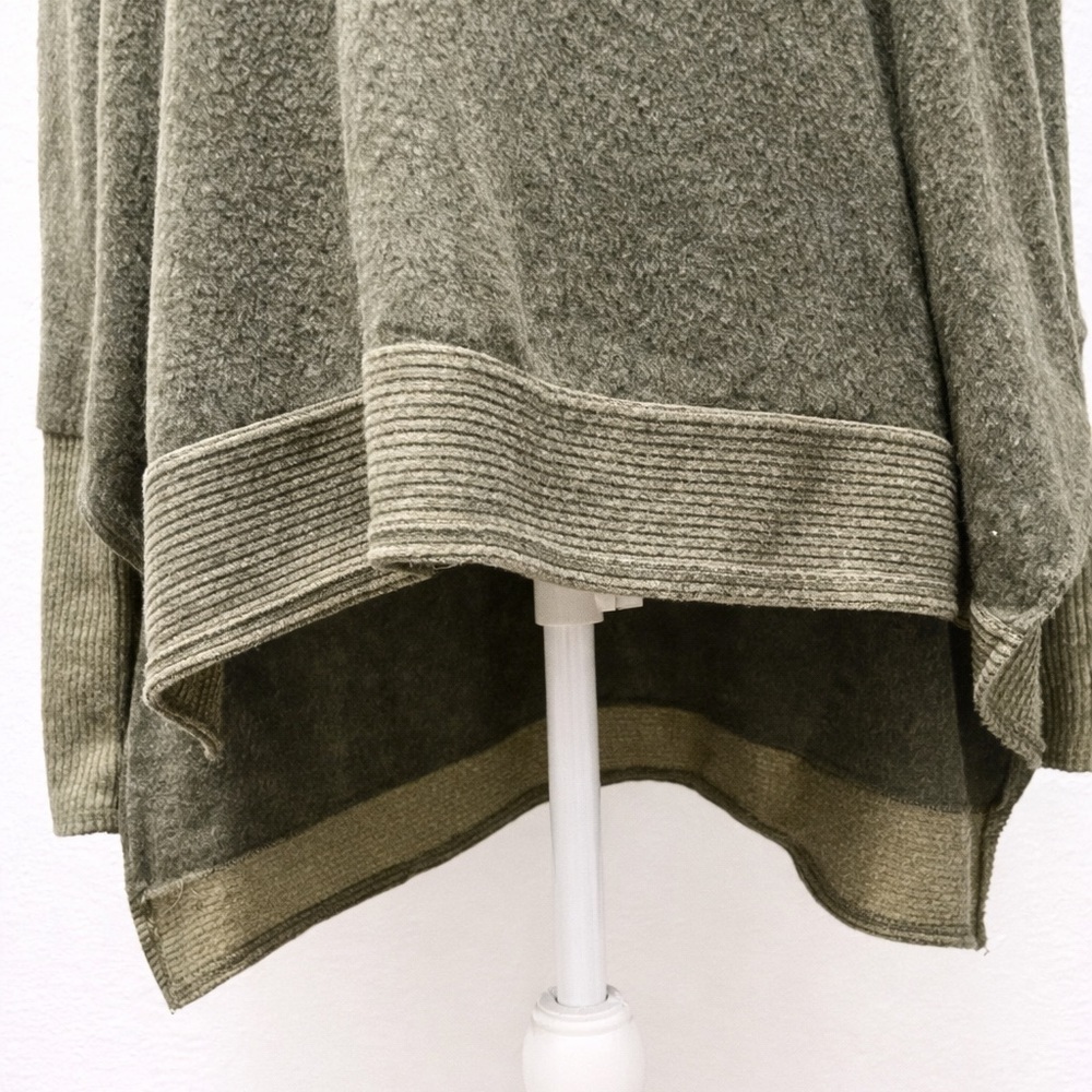 ✨Zenana Outfitters Forest Green Cowl Neck Sweater - Picture 3 of 7